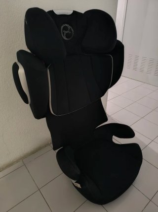 Silla de coche infantil negra