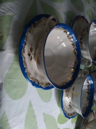 Juego de tazas de desayuno con platos