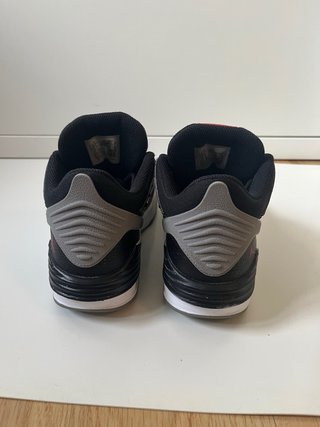 Zapatillas Jordan Max Aura 5 Negras Rojas