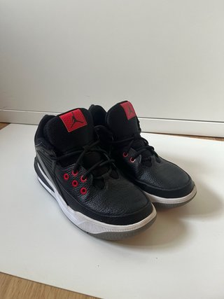 Zapatillas Jordan Max Aura 5 Negras Rojas