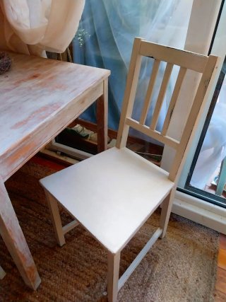 Conjunto mesa y 2 sillas de madera