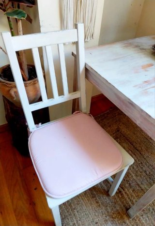 Conjunto mesa y 2 sillas de madera
