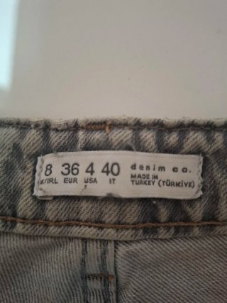 Pantalón vaquero gris ancho
