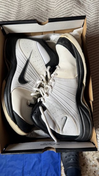 Zapatillas Baloncesto Nike Blancas y Negras