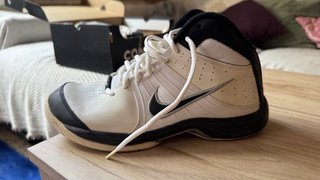 Zapatillas Baloncesto Nike Blancas y Negras