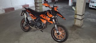 KTM 690 SM Supermotard Naranja/Negra