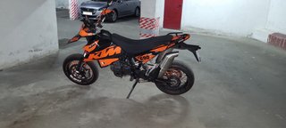 KTM 690 SM Supermotard Naranja/Negra
