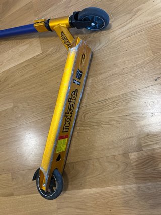 Patín Nokaic Azul y Dorado (Talla 10 años aprox)