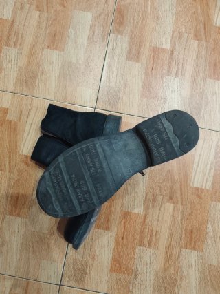 Botines de piel negros