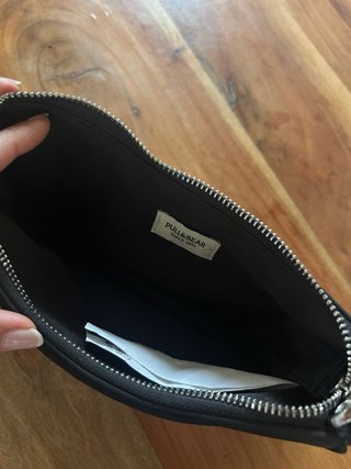 Bolso de hombro negro Pull & Bear