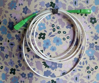 Cable de Fibra Óptica Blanco