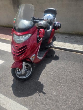 Kymco Grand Dink Roja
