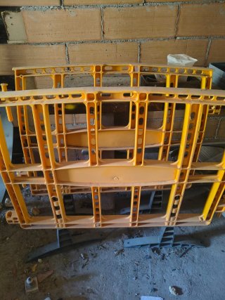 2 bandejas de obra amarillas 30 e cada una