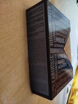 Larousse Gastronomique en español