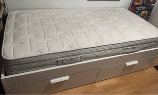Cama con colchón y almacenaje
