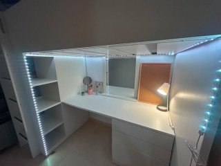 Litera Ikea con escritorio y armario