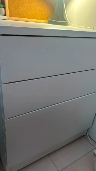 Litera Ikea con escritorio y armario