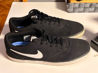 Zapatillas Nike SB Negras y Blancas