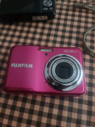 Confezione di 3 fotocamere digitali Fujifilm, Lumix, Nikon