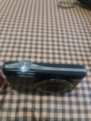 Confezione di 3 fotocamere digitali Fujifilm, Lumix, Nikon