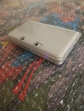 Nintendo 3DS Bianca + Caricatore e Custodia