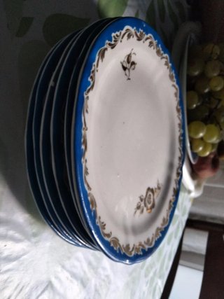 6 tazas de café con platos de porcelana y 6