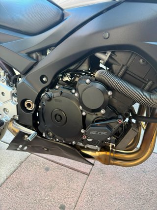 Suzuki GSR 750 Naked