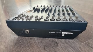 Mesa de mezclas Yamaha MG124CX + cables