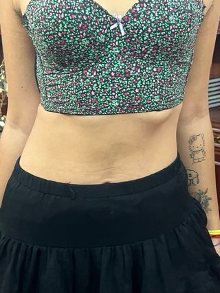 Falda gótica negra volantes
