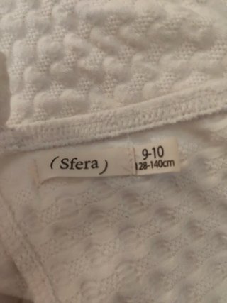 Mono blanco. Marca Sfera. Talla 9-10.