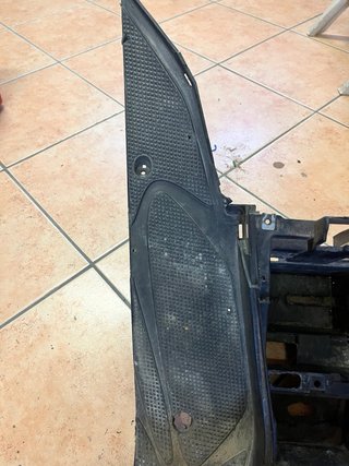 PAVIMENTO PEDANA POGGIA PIEDI YAMAHA AEROX