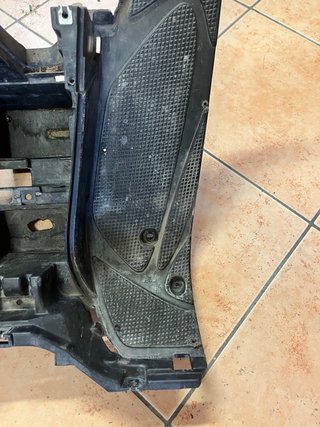 PAVIMENTO PEDANA POGGIA PIEDI YAMAHA AEROX