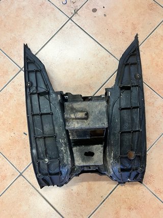 PAVIMENTO PEDANA POGGIA PIEDI YAMAHA AEROX