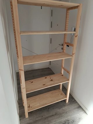 Estanterías de madera de pino. 2 unidades