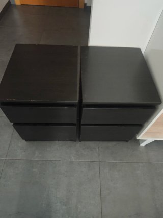 Mesitas de noche negras de madera