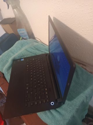 Portátil Toshiba 14" como nuevo- Windows + Office
