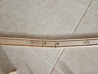 Circuito de tren madera 70 PCs + Tren eléctrico