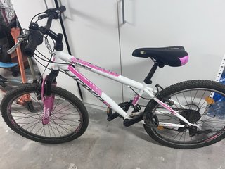 Bicicleta 24 7 marchas