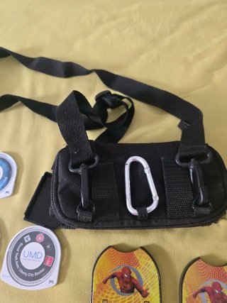 Accessori e giochi PSP + batteria in lotto