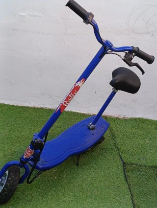 Patinete eléctrico infantil azul