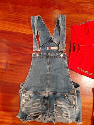Shorts negros y rojos talla 34