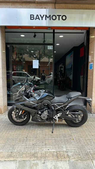 Suzuki GSX-8R