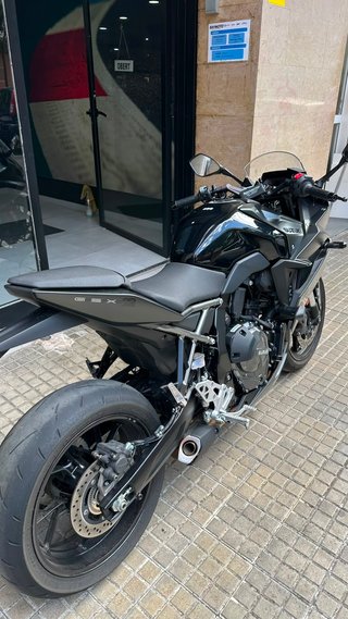 Suzuki GSX-8R