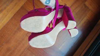 Sandalias tacón fucsia