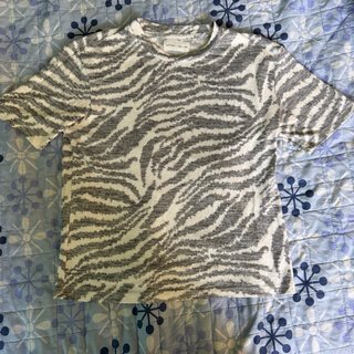 Camiseta Estampado Cebra Gris y Blanco