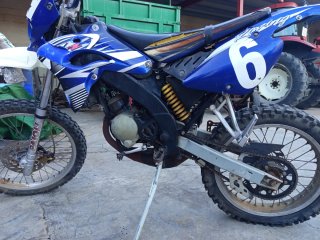 Moto Enduro/Motocross Azul y Blanca