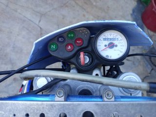 Moto Enduro/Motocross Azul y Blanca