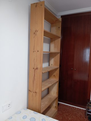 Estantería de pino macizo