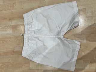 Pantalón corto blanco nuevo