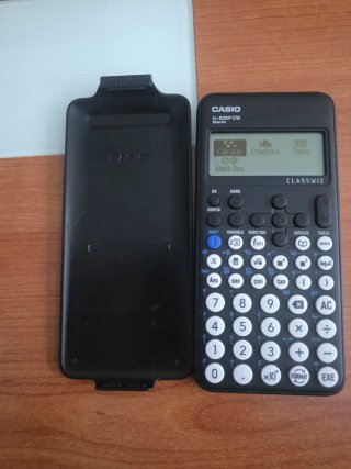 Calculadora Casio fx-82SP CW Iberia